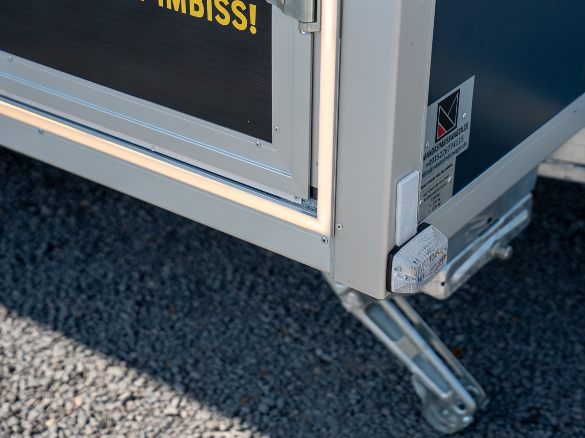 bufekocsi_foodtruck_felszerelt_11
