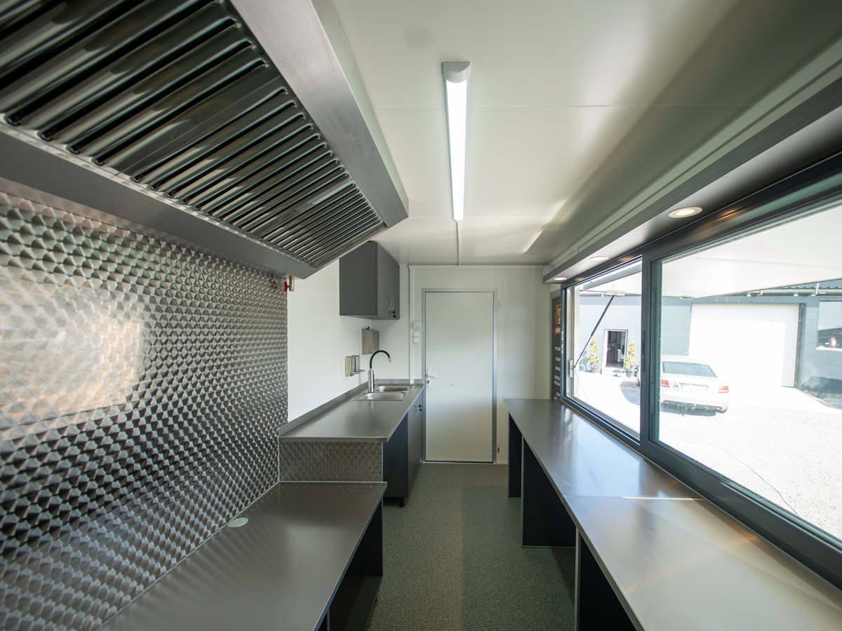 bufekocsi_foodtruck_felszerelt_6