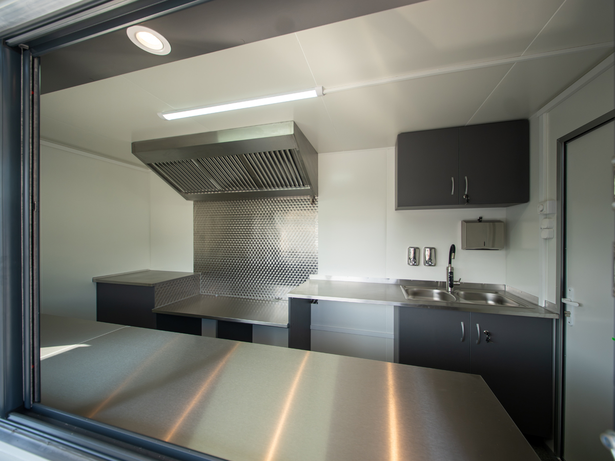 bufekocsi_foodtruck_felszerelt_8